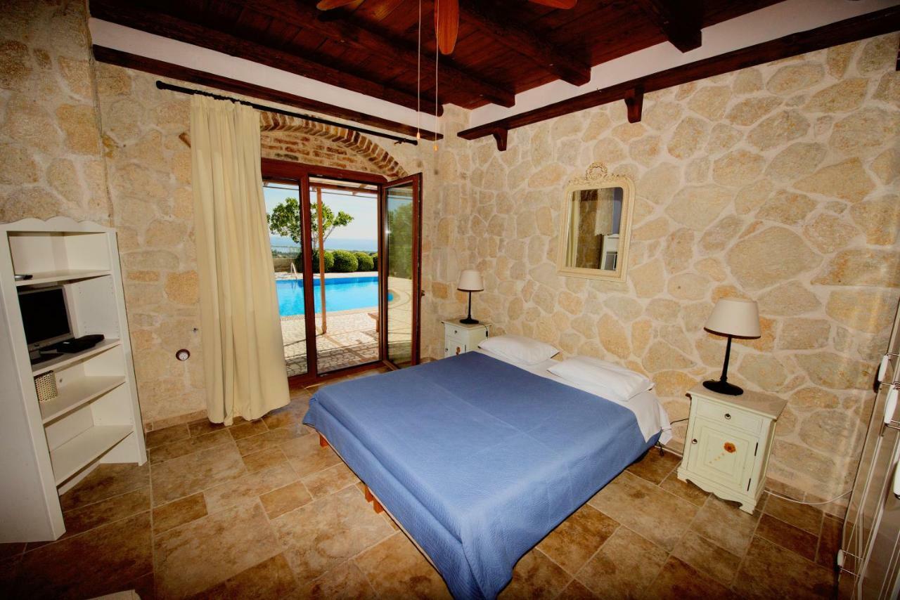 Villa Petrino Halikounas Exterior photo